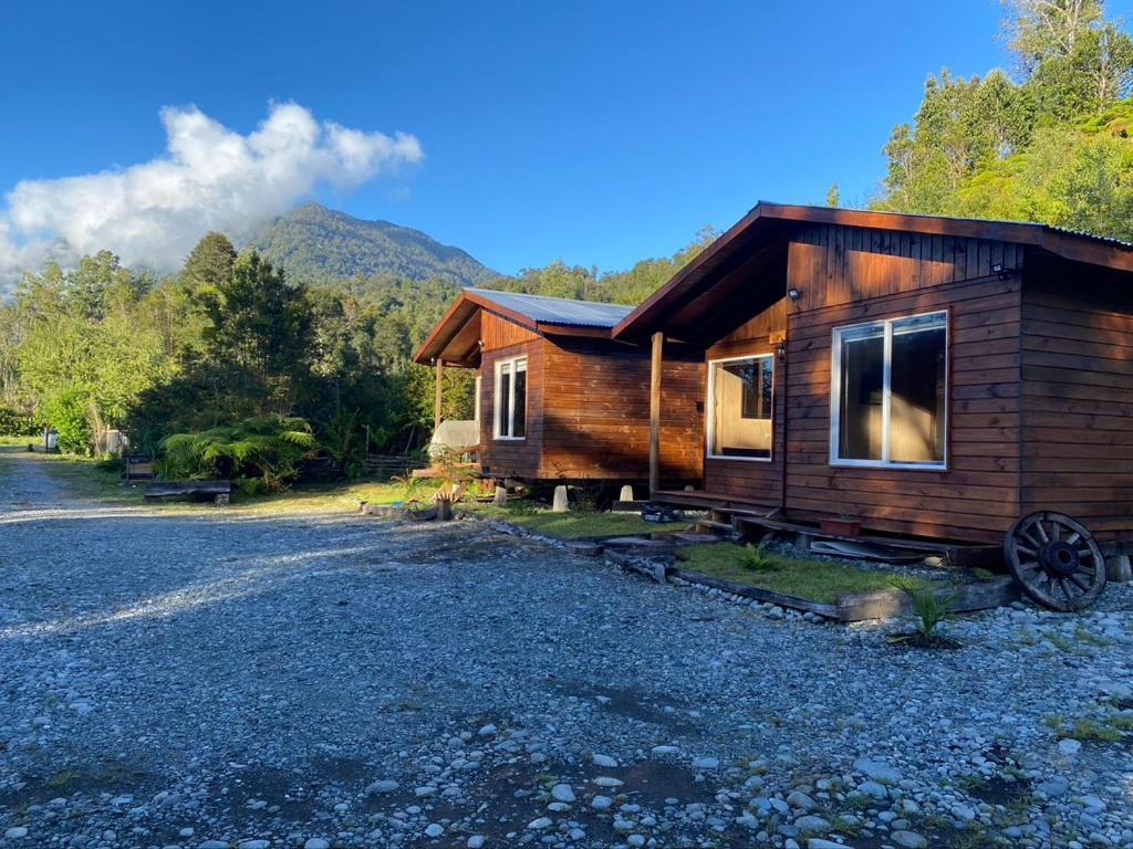 Cabanas & Tinajas Entre Volcanes Hornopiren Luaran gambar